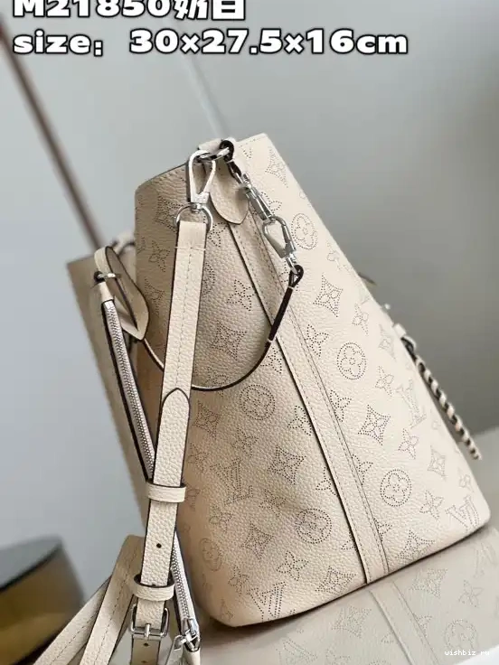 WIS VUITTON MM BLOSSOM LOUIS 0501